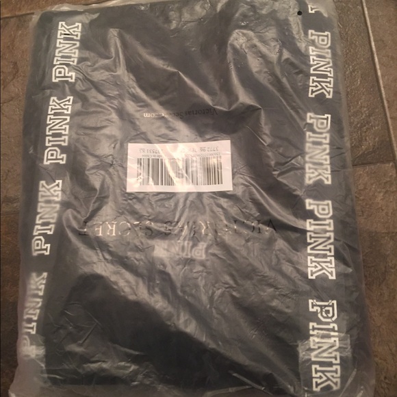 Brand New 💕 V/S PINK mini velvet duffle - Picture 3 of 3